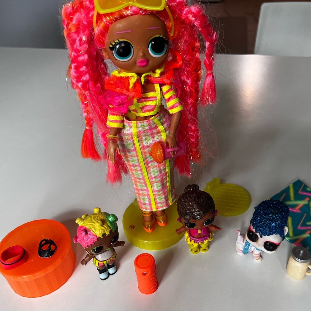 L.O.L. Surprise! O.M.G. Lights Dazzle Fashion Doll